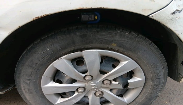 2013 Hyundai i10 MAGNA 1.1, Petrol, Manual, 1,66,831 km, tyre