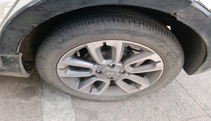 2015 Hyundai i20 Active 1.2 SX, Petrol, Manual, 1,10,384 km, tyre