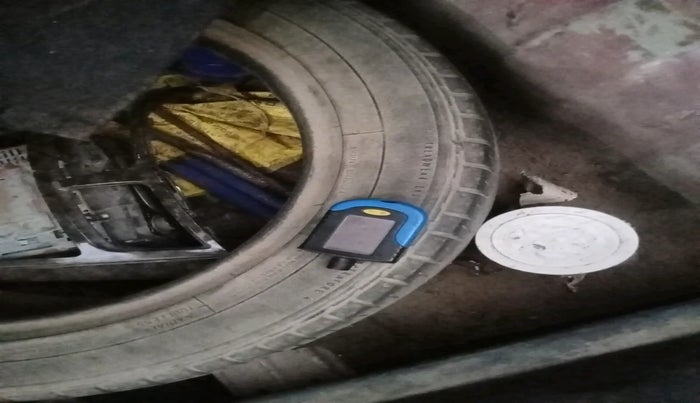 2014 Hyundai Verna FLUIDIC 1.4 CRDI, Diesel, Manual, 1,27,235 km, tyre