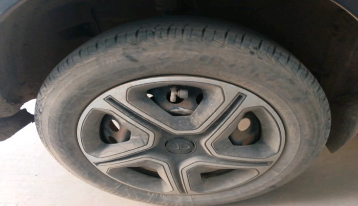 2022 Tata NEXON XM SUNROOF PETROL, Petrol, Manual, 51,340 km, tyre