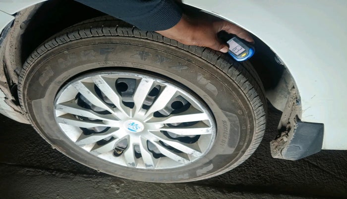 2013 Maruti Swift VXI, Petrol, Manual, 1,39,531 km, tyre