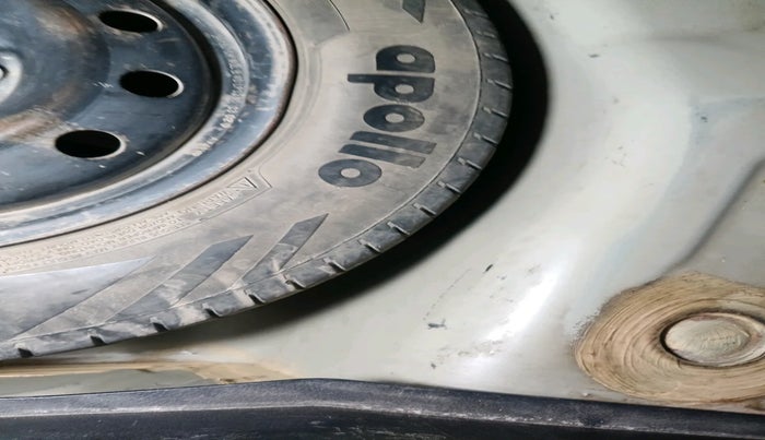 2013 Maruti Swift VXI, Petrol, Manual, 1,39,531 km, tyre