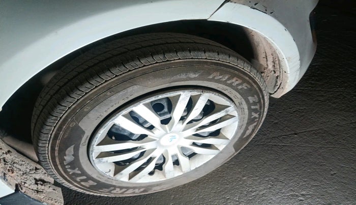 2013 Maruti Swift VXI, Petrol, Manual, 1,39,531 km, tyre