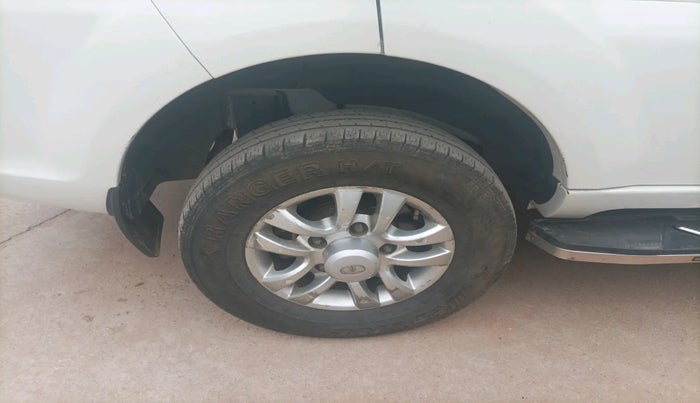 2015 Tata Safari Storme 2.2 EX 4X2, Diesel, Manual, 1,49,589 km, tyre