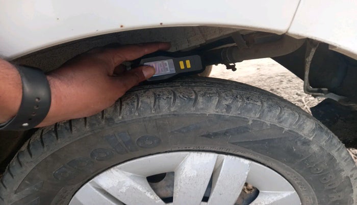 2016 Maruti Alto 800 VXI, Petrol, Manual, 54,878 km, tyre