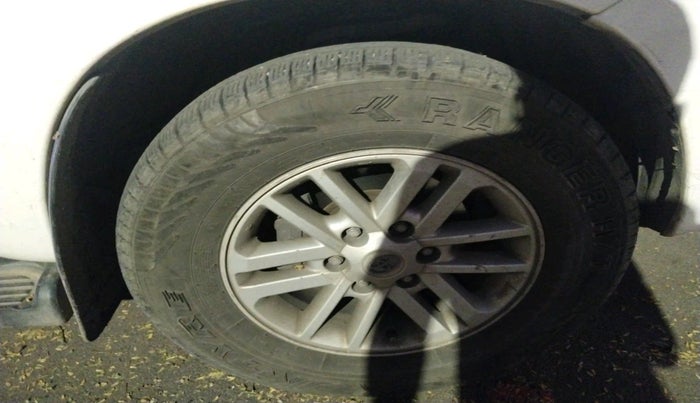 2013 Toyota Fortuner 3.0 4X2 MT, Diesel, Manual, 1,38,726 km, tyre