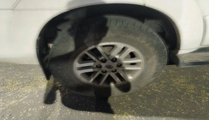 2013 Toyota Fortuner 3.0 4X2 MT, Diesel, Manual, 1,38,726 km, tyre