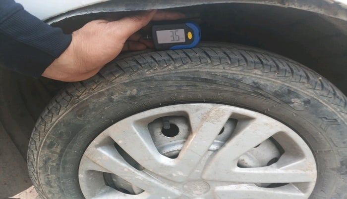 2015 Maruti Wagon R 1.0 LXI, Petrol, Manual, 32,432 km, tyre