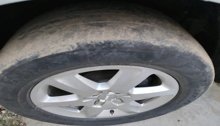 2012 Audi Q7 3.0 TDI QUATTRO, Diesel, Automatic, 1,61,397 km, tyre