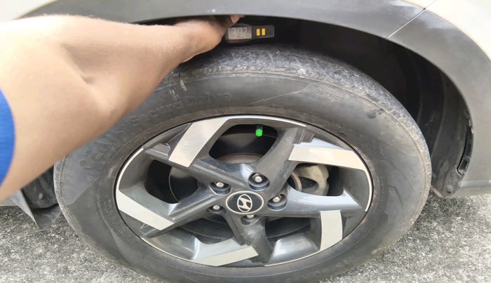 2021 Hyundai VENUE SX 1.0 TURBO IMT, Petrol, Manual, 44,357 km, tyre