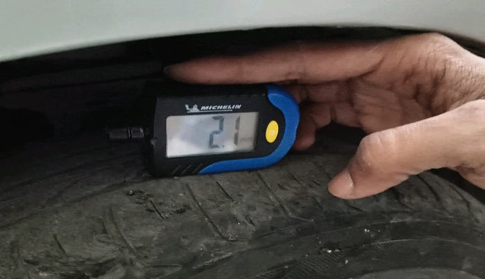 2013 Maruti Wagon R 1.0 LXI CNG, Petrol, Manual, 1,78,220 km, tyre