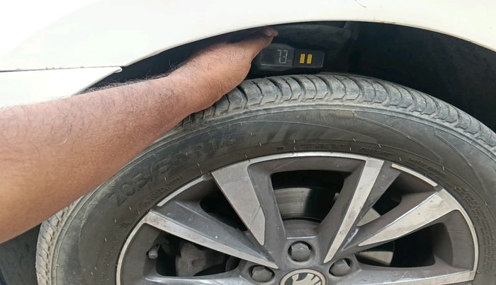 2022 Skoda SLAVIA STYLE 1.0L TSI AT, Petrol, Automatic, 9,408 km, tyre