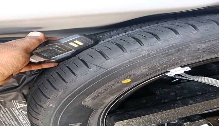 2022 Skoda SLAVIA STYLE 1.0L TSI AT, Petrol, Automatic, 9,408 km, tyre