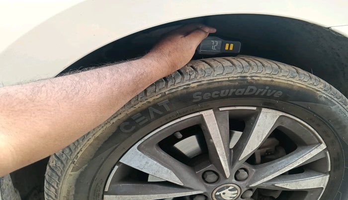 2022 Skoda SLAVIA STYLE 1.0L TSI AT, Petrol, Automatic, 9,408 km, tyre