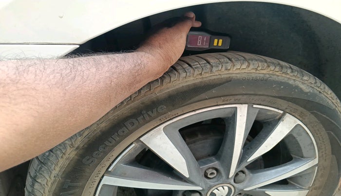 2022 Skoda SLAVIA STYLE 1.0L TSI AT, Petrol, Automatic, 9,408 km, tyre