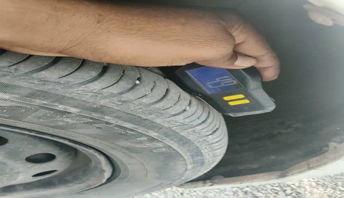 2010 Tata Indica Vista TERRA TDI, Diesel, Manual, 2,07,109 km, tyre