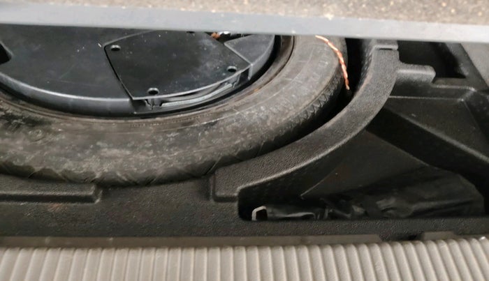 2013 Audi Q3 2.0 TDI QUATTRO, Diesel, Automatic, 1,65,055 km, tyre