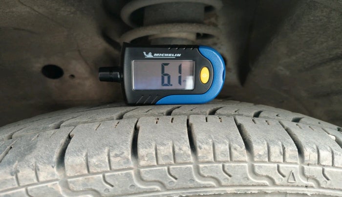 2014 Maruti Wagon R 1.0 LXI, Petrol, Manual, 1,06,351 km, tyre