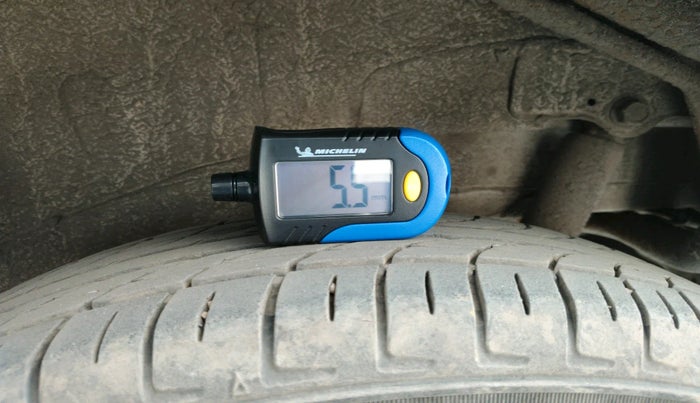 2014 Maruti Wagon R 1.0 LXI, Petrol, Manual, 1,06,351 km, tyre