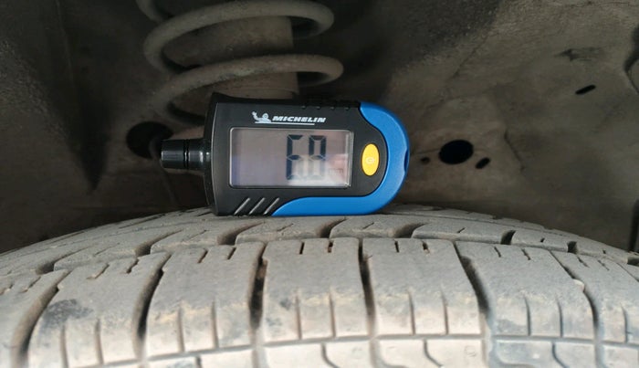 2014 Maruti Wagon R 1.0 LXI, Petrol, Manual, 1,06,351 km, tyre