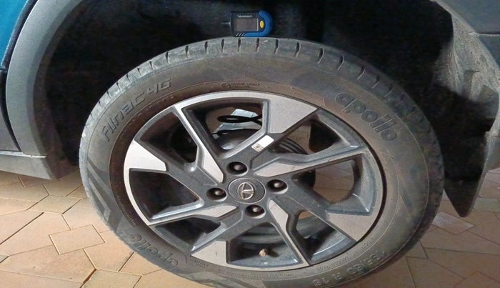 2021 Tata PUNCH CREATIVE  AMT, Petrol, Automatic, 35,295 km, tyre