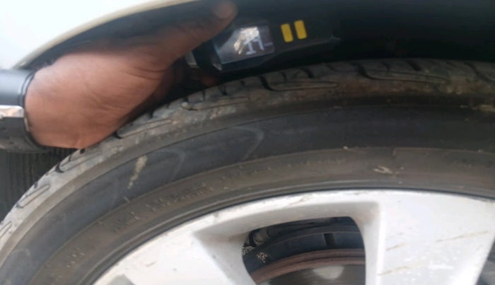 2012 Hyundai Verna FLUIDIC 1.6 CRDI SX, Diesel, Manual, 1,36,100 km, tyre