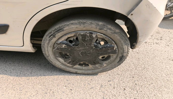 2014 Maruti Wagon R 1.0 VXI, Petrol, Manual, 69,068 km, tyre