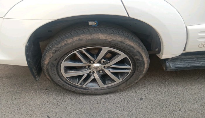 2013 Toyota Fortuner 3.0 4X2 MT, Diesel, Manual, 1,24,600 km, tyre