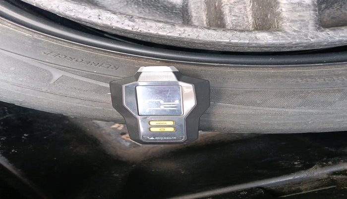 2012 Volkswagen Passat TRENDLINE MT, Diesel, Manual, 93,092 km, tyre