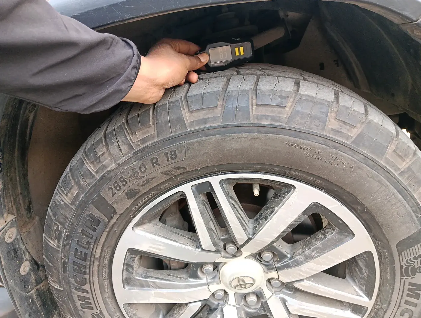 2017 Toyota Fortuner 2.8 4X2 AT, Diesel, Automatic, 86,611 km, tyre