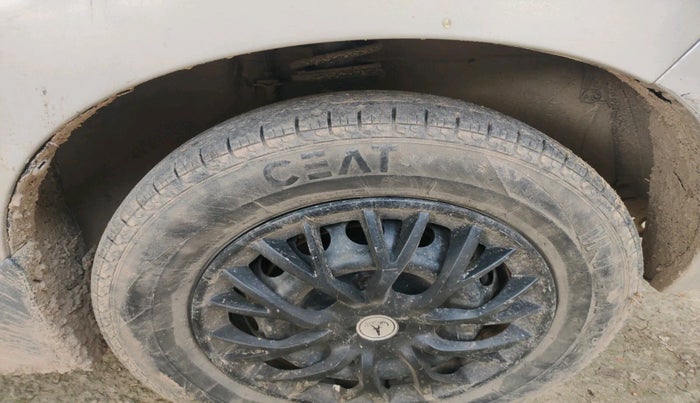 2017 Maruti Alto 800 VXI, Petrol, Manual, 1,34,860 km, tyre