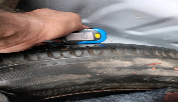 2018 Maruti Dzire VXI, Petrol, Manual, 1,02,685 km, tyre