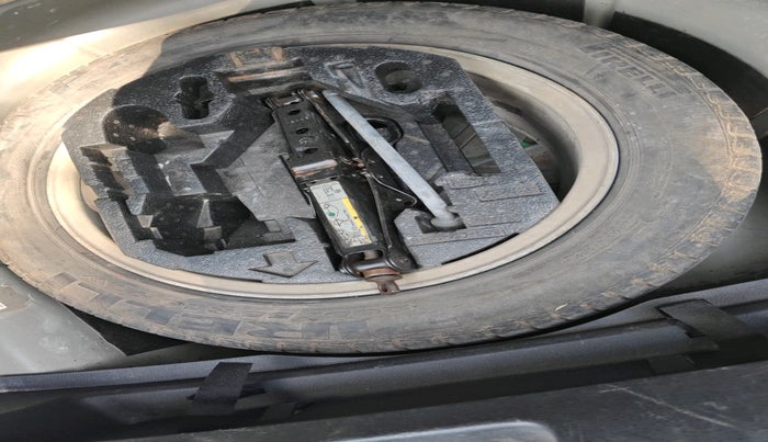 2012 Volkswagen Jetta HIGHLINE TDI AT, Diesel, Automatic, 1,89,341 km, tyre