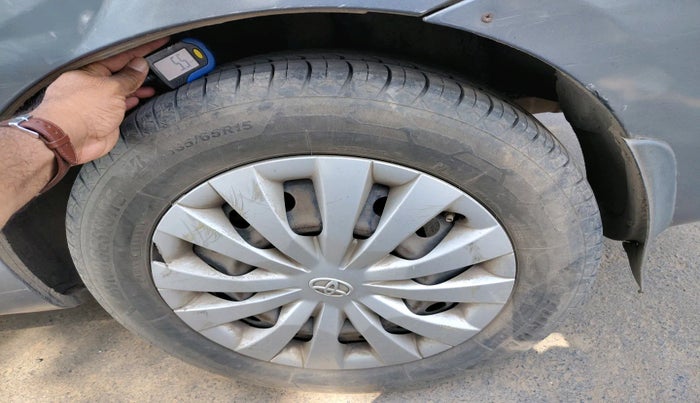 2014 Toyota Etios G, Petrol, Manual, 2,01,960 km, tyre