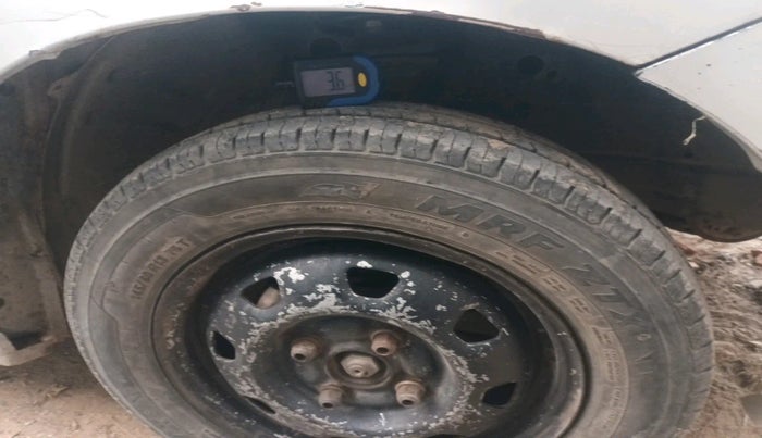 2011 Maruti Wagon R 1.0 LXI CNG, Petrol, Manual, 1,80,584 km, tyre