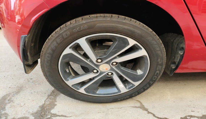 2024 Tata ALTROZ XZA + SUNROOF, Petrol, Automatic, 3,903 km, tyre