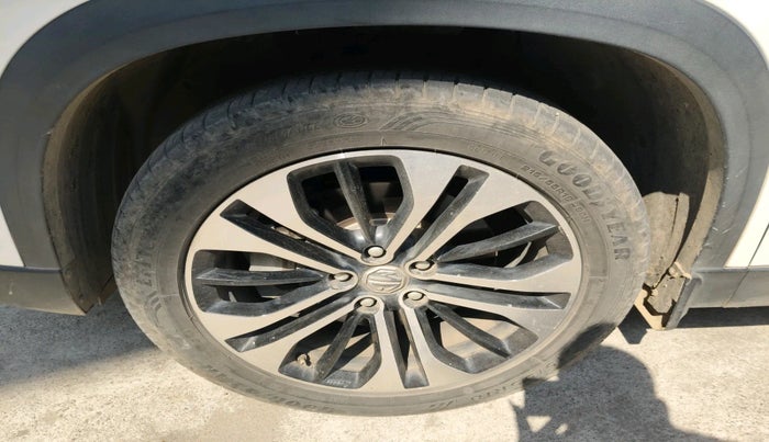 2021 MG HECTOR PLUS SHARP 1.5 PETROL TURBO DCT 6-STR, Petrol, Automatic, 29,393 km, tyre