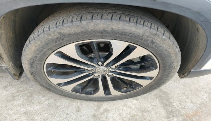 2021 MG HECTOR PLUS SHARP 1.5 PETROL TURBO DCT 6-STR, Petrol, Automatic, 29,393 km, tyre