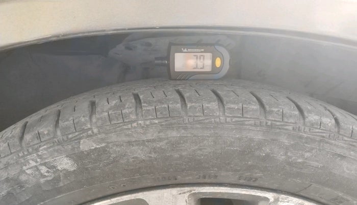 2014 Honda Mobilio 1.5L I-DTEC S, Diesel, Manual, 1,03,327 km, tyre