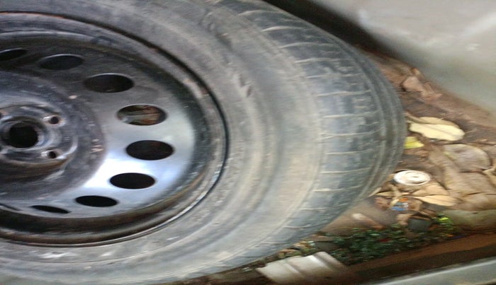 2016 Hyundai Verna 1.6 CRDI SX, Diesel, Manual, 1,09,786 km, tyre