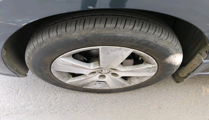 2017 Skoda Rapid AMBITION 1.6 MPI MT, Petrol, Manual, 1,08,727 km, tyre