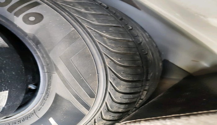 2017 Skoda Rapid AMBITION 1.6 MPI MT, Petrol, Manual, 1,08,727 km, tyre