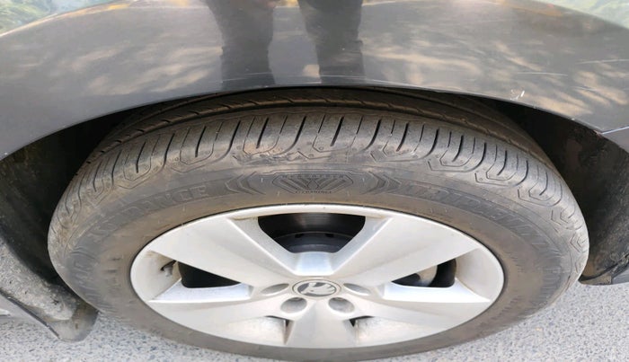 2017 Skoda Rapid AMBITION 1.6 MPI MT, Petrol, Manual, 1,08,727 km, tyre