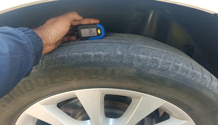 2013 Mercedes Benz Ml Class 250 CDI, Diesel, Automatic, 2,33,675 km, tyre