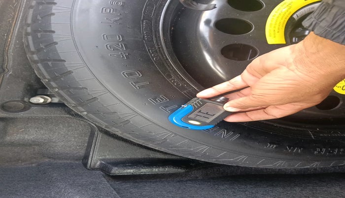 2013 Mercedes Benz Ml Class 250 CDI, Diesel, Automatic, 2,33,675 km, tyre