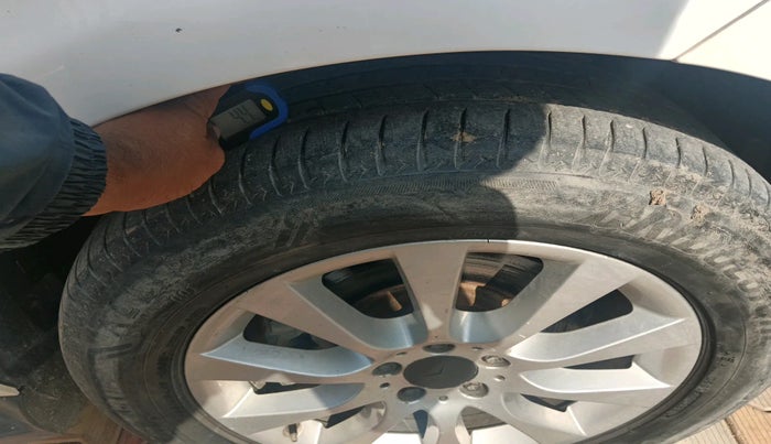 2013 Mercedes Benz Ml Class 250 CDI, Diesel, Automatic, 2,33,675 km, tyre