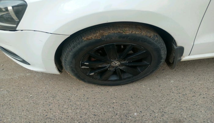 2014 Volkswagen Polo HIGHLINE1.5L, Diesel, Manual, 90,159 km, tyre