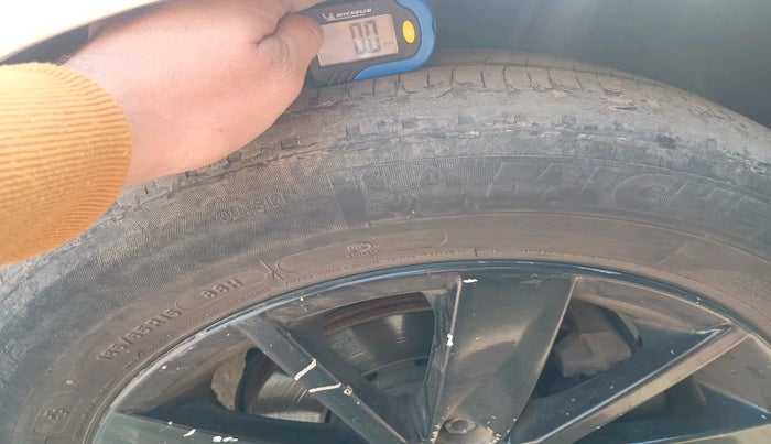 2014 Volkswagen Polo HIGHLINE1.5L, Diesel, Manual, 90,159 km, tyre