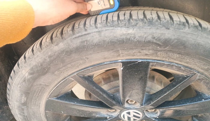 2014 Volkswagen Polo HIGHLINE1.5L, Diesel, Manual, 90,159 km, tyre