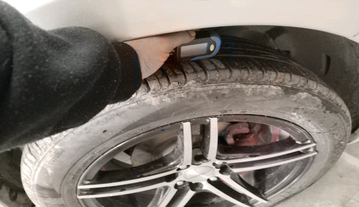 2022 Maruti Swift VXI, Petrol, Manual, 24,222 km, tyre